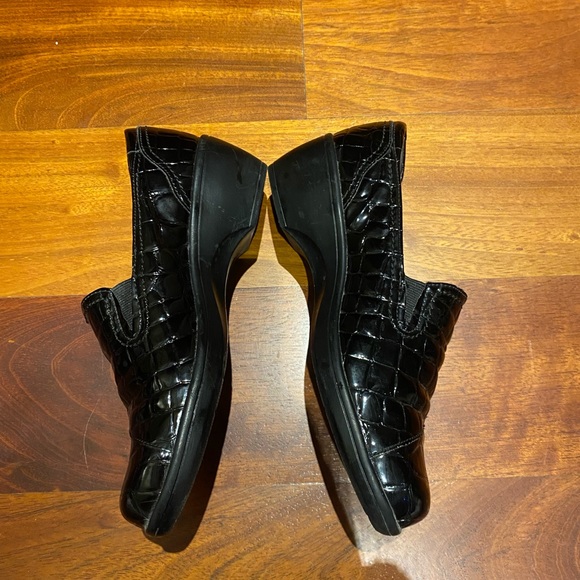 Clarks Black Patent Loafers - Picture 3 of 7